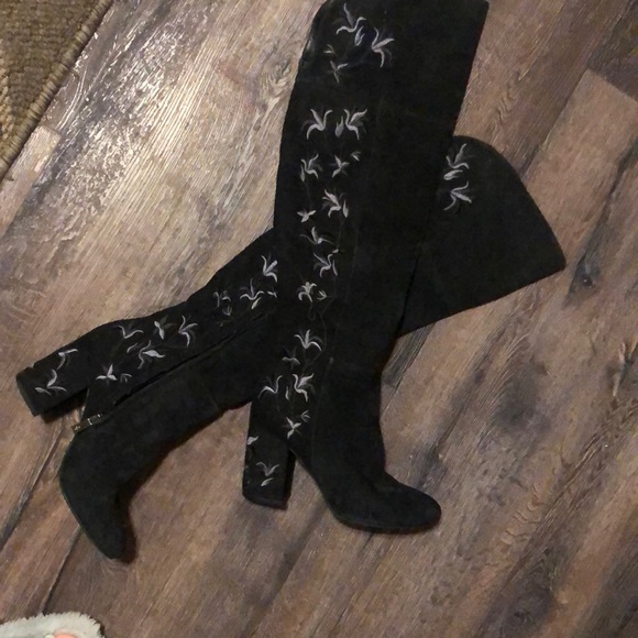 Kenneth Cole over the knee boot. - Picture 2 of 6